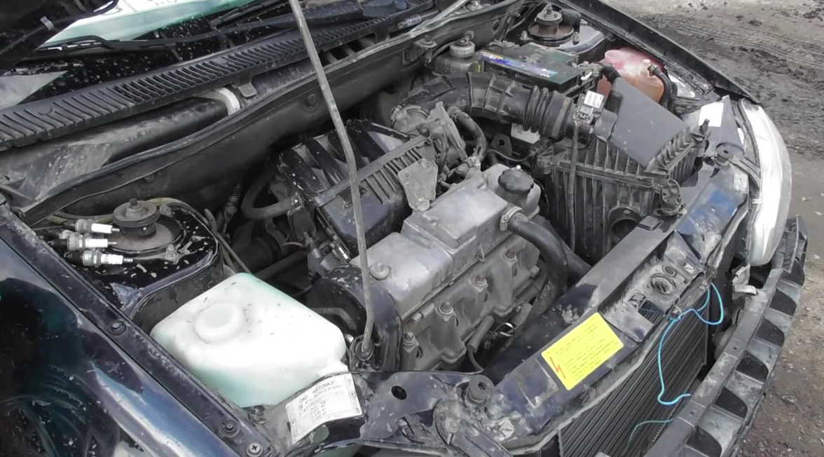 двигатель без тосола. ваз 2113 слив антифриза. номер двигателя на тойота аурис 1. двигатель без тосола. мотор 406 тосол в третьем цилиндре.